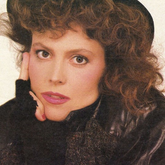 Musette Monday: Sigourney Weaver - Lacee SwanLacee Swan